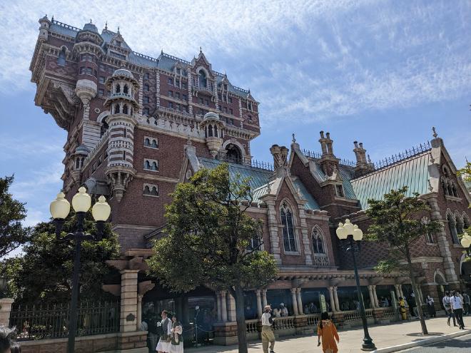 The weird T-shape exterior of the Tower of Terror &ldquo;hotel&rdquo;